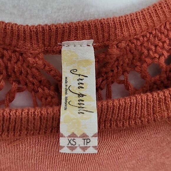 Free People Boho Distressed Crochet Lace Up Back Top Size XS - Picture 4 of 8